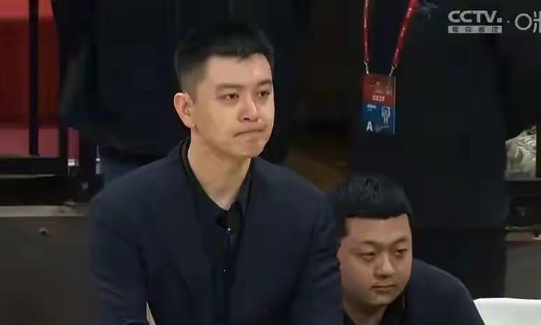 辽宁男篮休赛期是否会继续与杨鸣合作呢？俱乐部是否会让杨鸣继续执教呢？球队若要在发