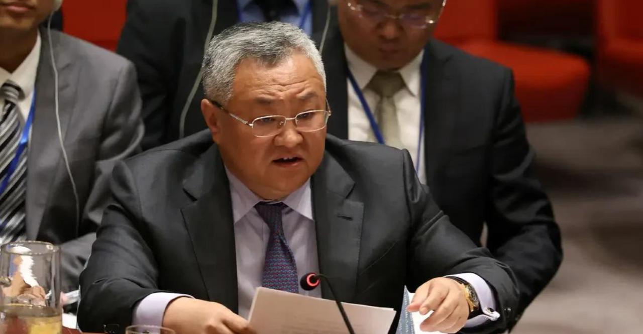 这事儿太解气了！
联合国会议，美国居然想逼着中国 “认罪”。
结果，被咱们代表几