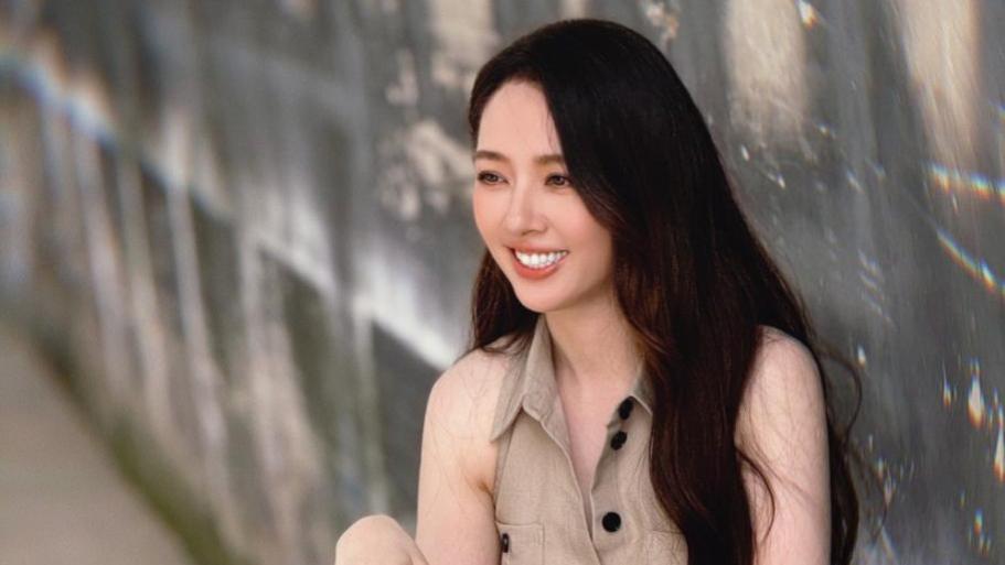 郭碧婷连晒6美照，网友：好像向太啊！向太曾说上辈子可能是母女