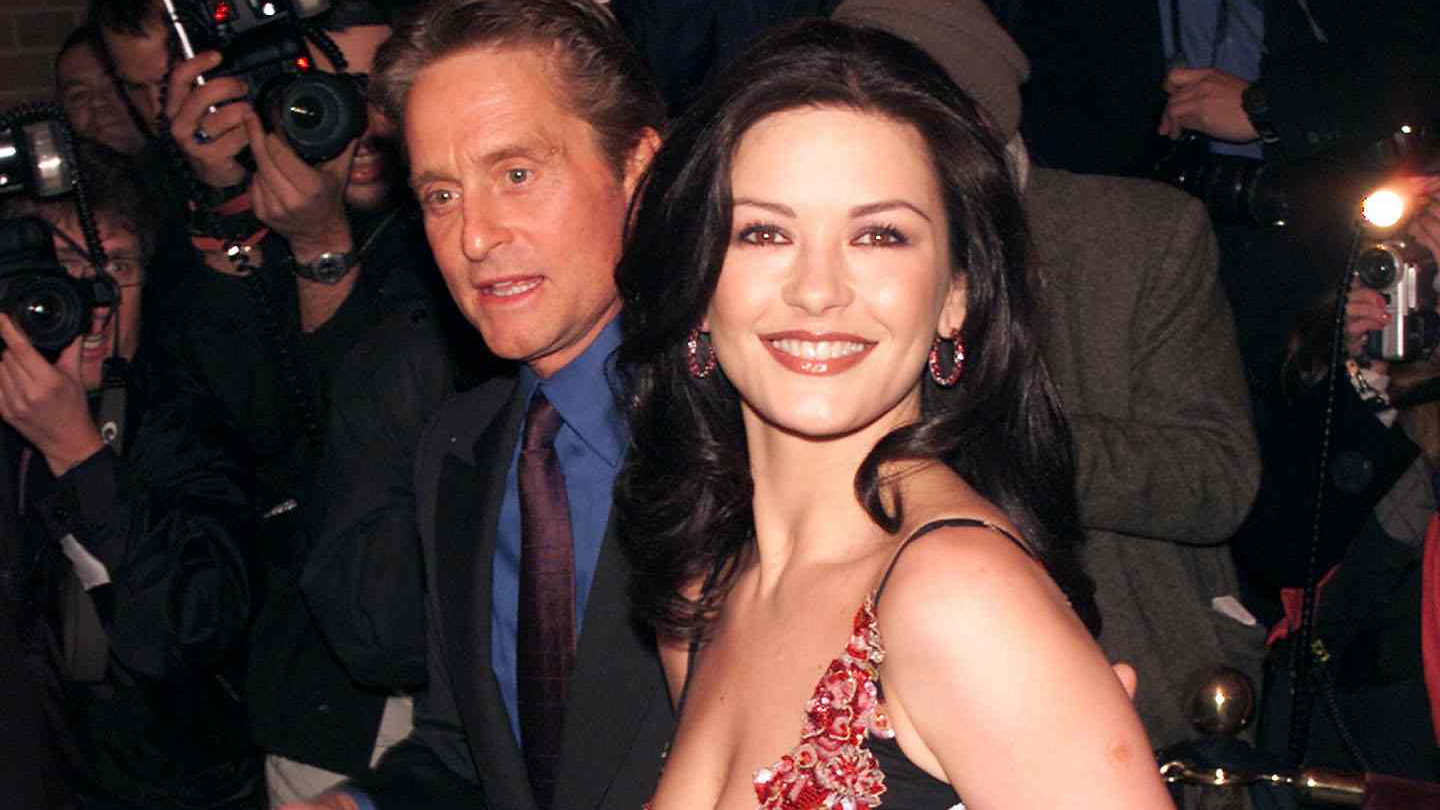 老来得子的好莱坞老戏骨，81岁道格拉斯，力捧22岁女儿出道