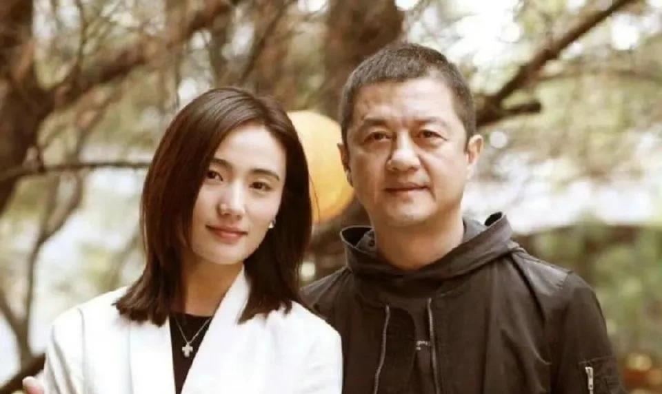 李亚鹏海哈金喜，夫妻感情状况曝光！
李亚鹏公司被强制执行244万，网上又传出与妻