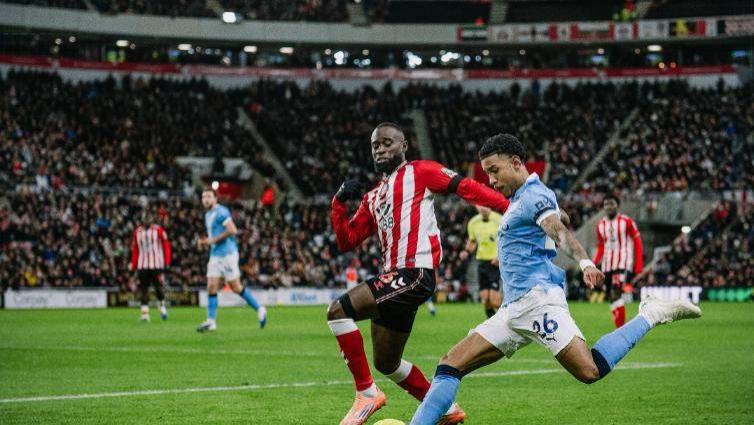 惊天反击！桑德兰终结曼城的8连胜，主场不败传奇继续