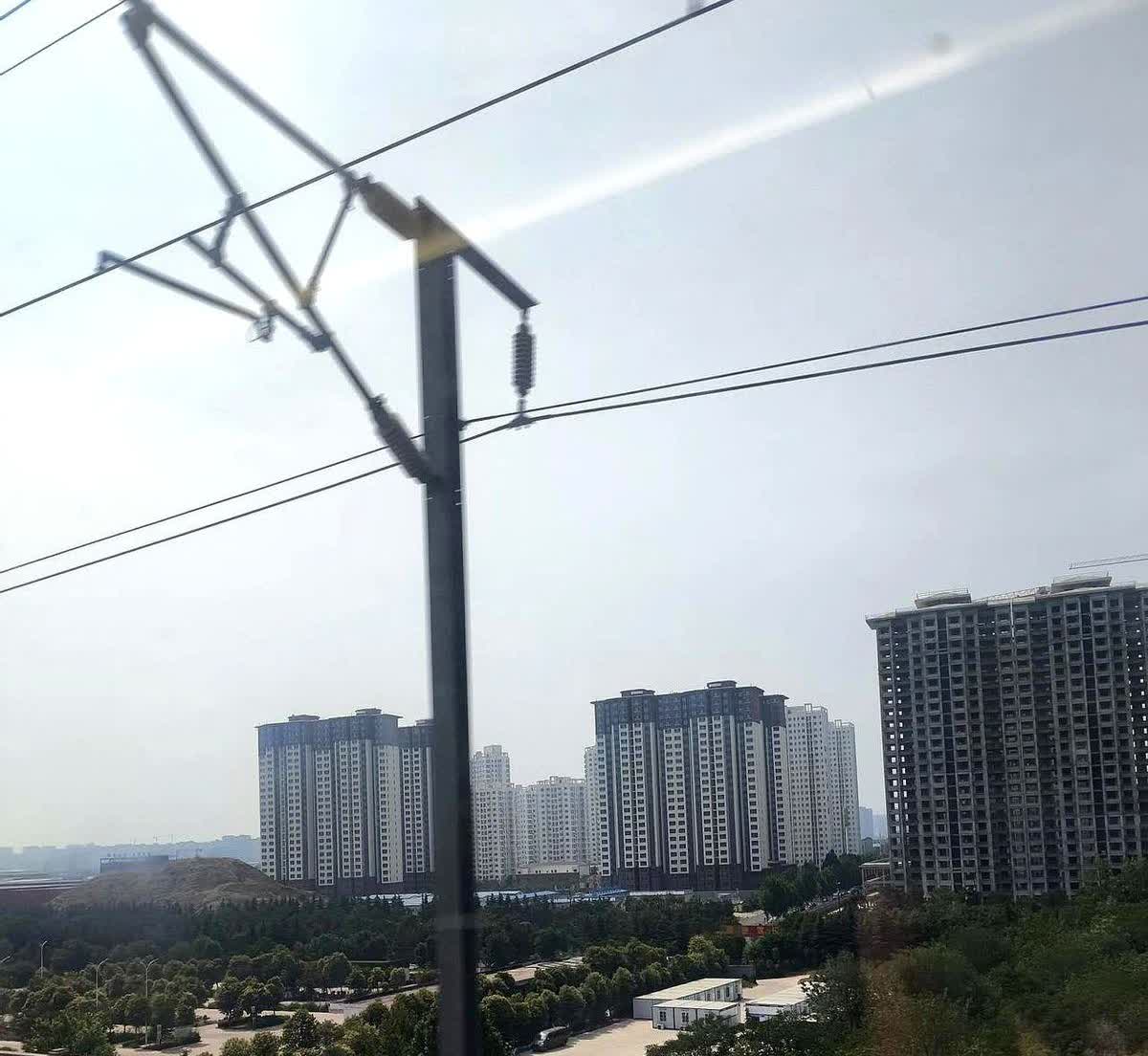从来不敢想象，现在学驾照的费用，竟然和20年前学驾照的费用一样。

现在年轻