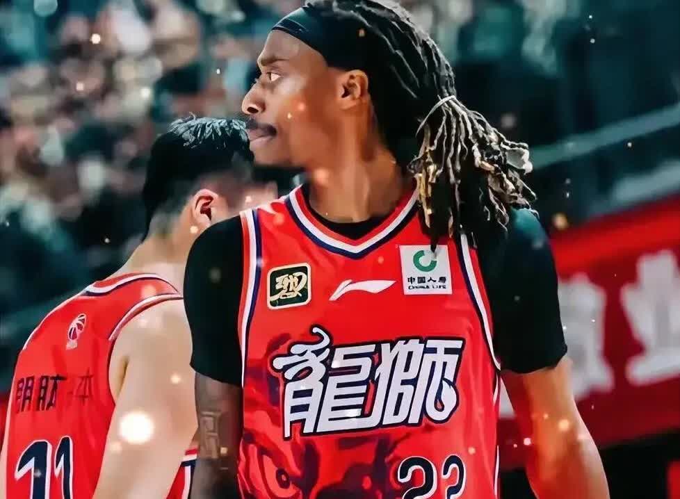 杜峰做梦都要笑醒，徐杰下赛季终于可以休息一会了！据悉，广东宏远签约小辫子麦考尔，