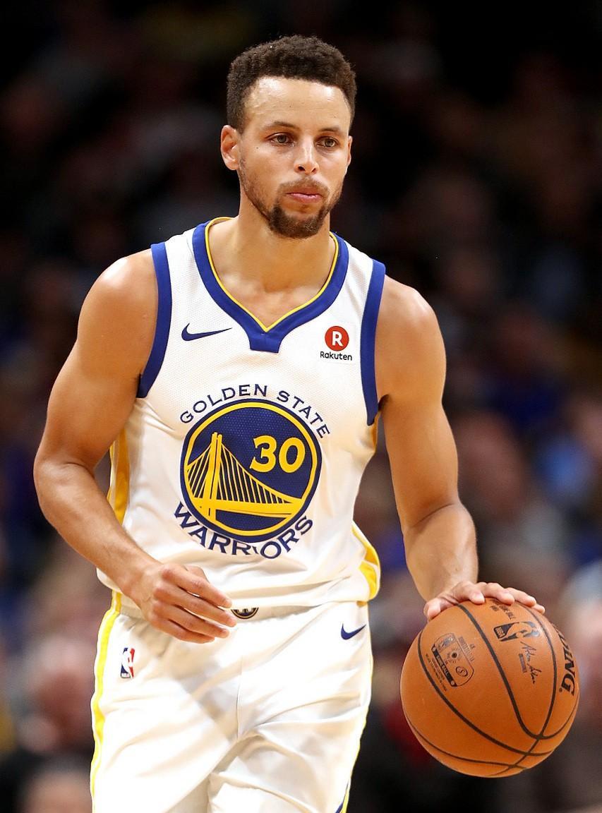 勇士本赛季球员薪资一览，谁被高估了？谁才是超值？
库里  5960万美元 场均2