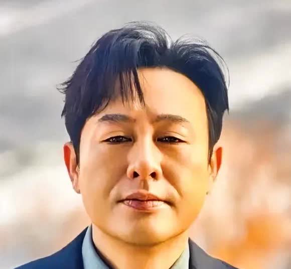 张颂文把粉丝的信扔出窗外
我就搜了一下他的营销公司，不查不知道，一查吓一跳，原