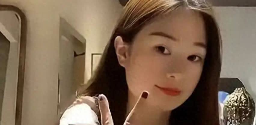 安徽1女子脑溢血成植物人，婆婆照顾1000天，醒后1句话，婆婆泪奔

202
