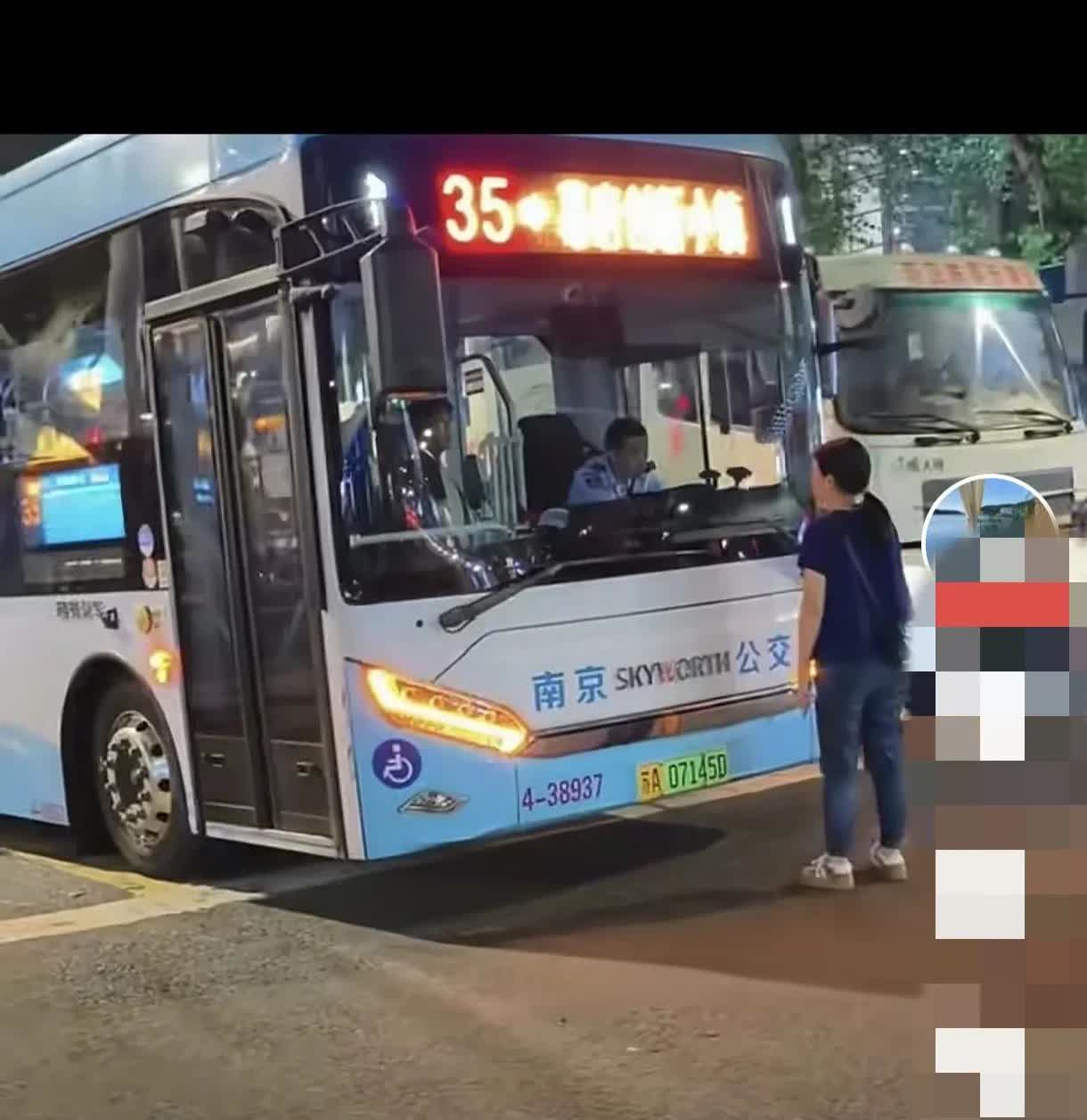 终于知道为什么这些年不守规矩的人越来越多了，那是因为不管你犯什么错，网上都会有一