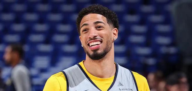 哈利伯顿不服气！
输掉NBA总决赛天王山比赛后，哈利伯顿在赛后采访时表示：还有很