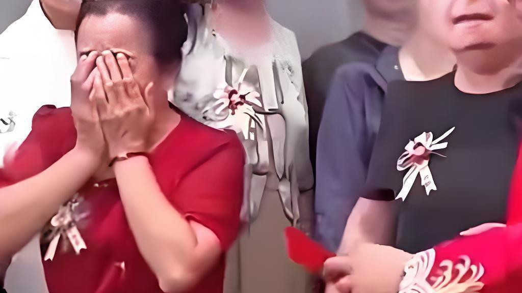 舆论大反转！跳河新郎母亲再发声，这才是压死骆驼的最后一根稻草