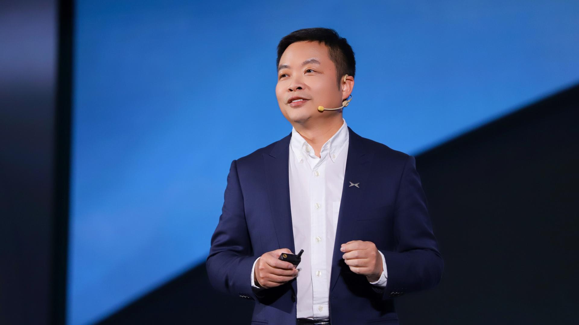 小鹏汽车何小鹏谈创业：为了给员工发工资，曾经每月出去借钱