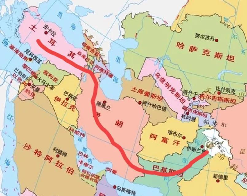 东大有两种策略应对中东的局势升级，一种是上策，一种是下策。美国袭击伊朗，美国全力
