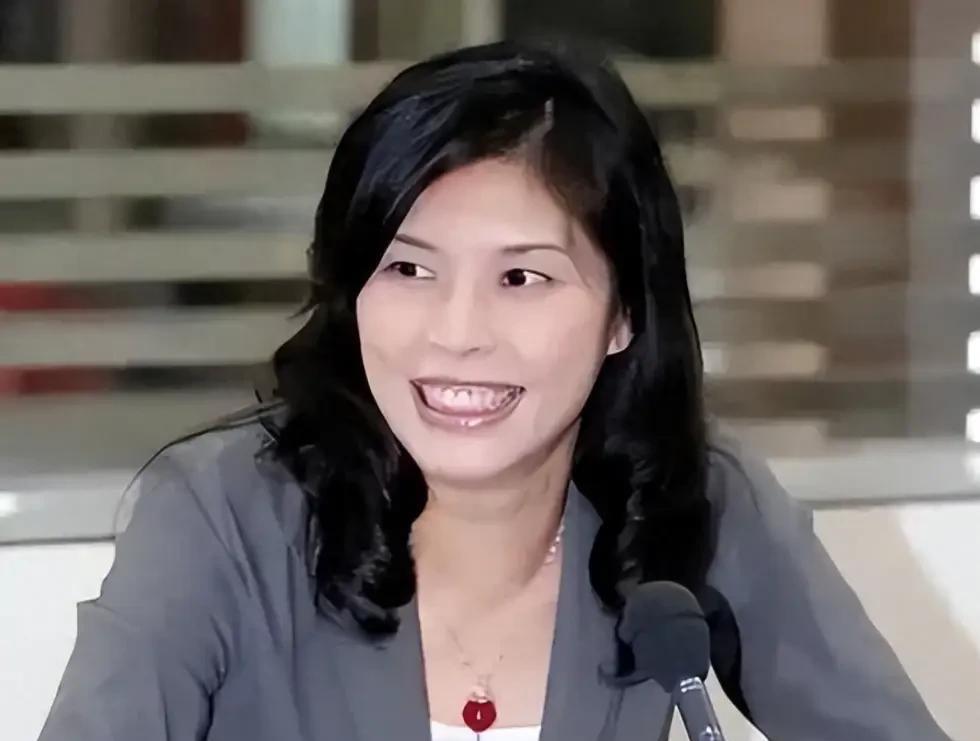 国民党主席改选18号开跑，郑丽文简直是“天胡开局”！网络民调一路领跑，马英九、连