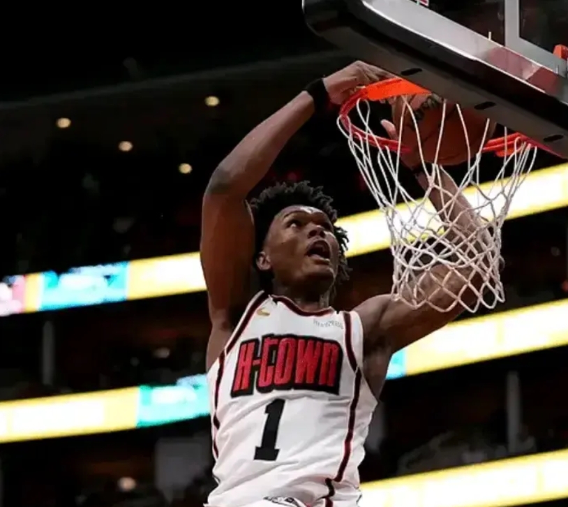 阿门5千万还是有点贵，都跟文班一个价了！

阿门夏天有资格和火箭签下一份5年2.