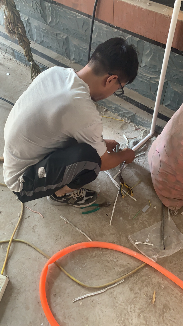 充电桩安好了
来给打算安装的分享一下。
1、申请过程：首先在比亚迪汽车公众号上面