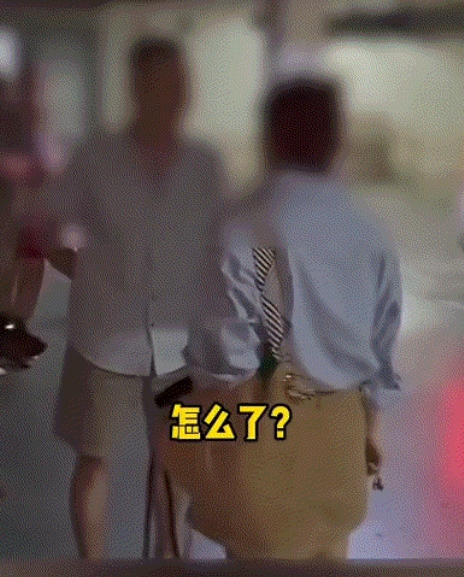 太自私了！江苏镇江，一女子在某小区地下停车场遛两只杜宾犬时不拴绳，期间一男子带着