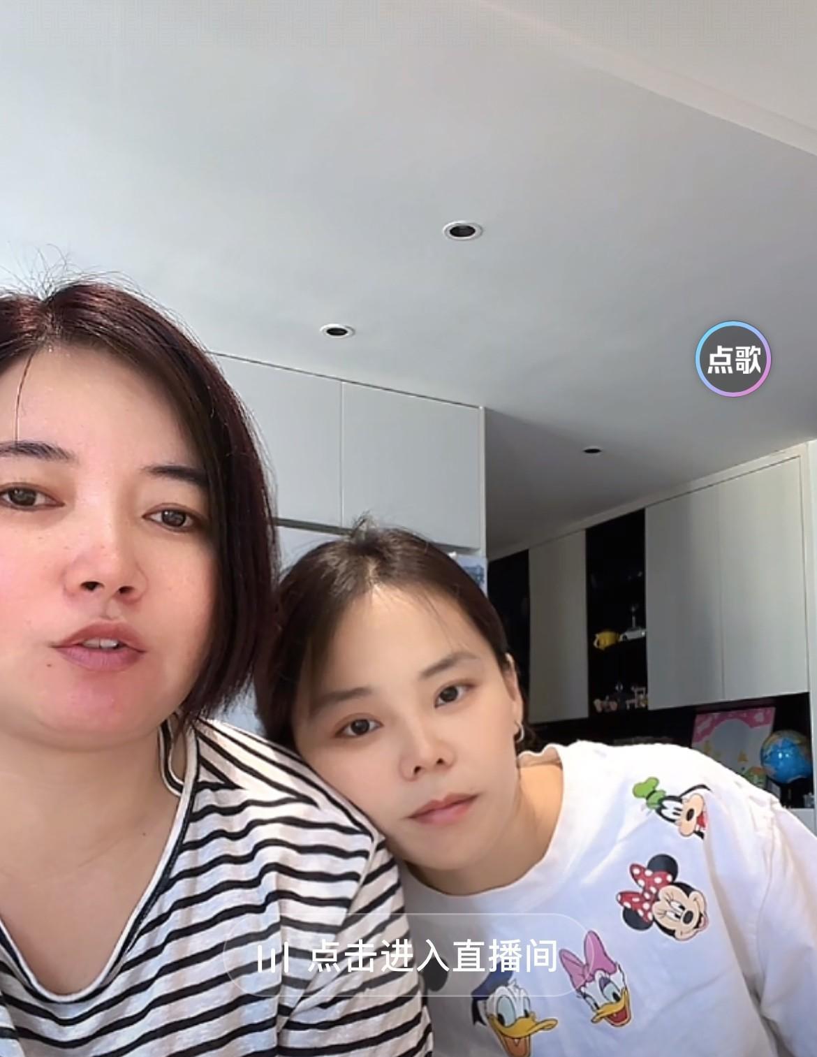 堂嫂已经带着孩子回河南了！
熊磊说会跟老杜说让她出个视频给粉丝们说一下，每年暑假