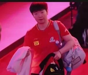 美国大满贯女运动员，其实都是奔着打败孙颖莎去的。
因为孙颖莎是一些人的榜样，也是