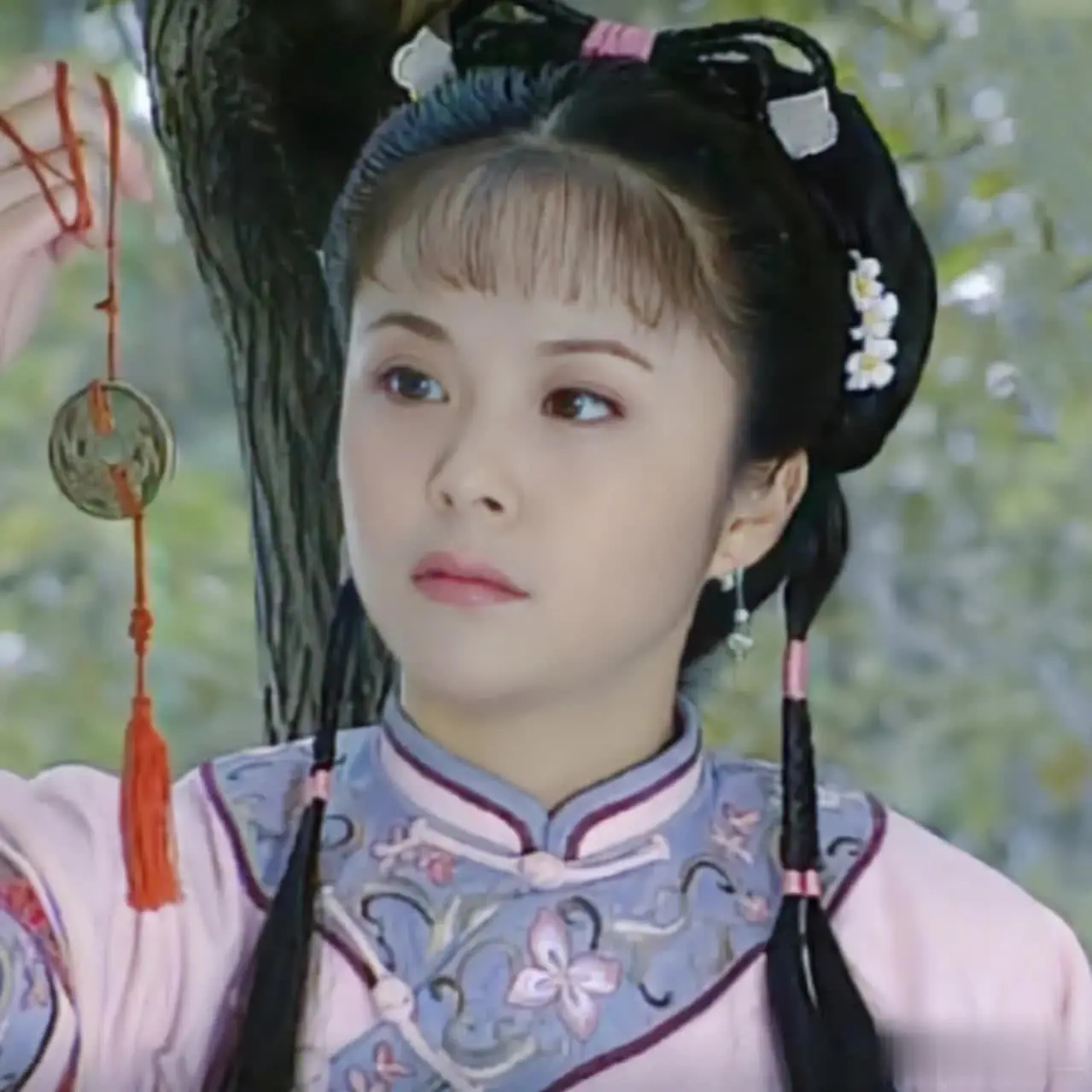 古装谁更美：杨若兮vs何美钿


