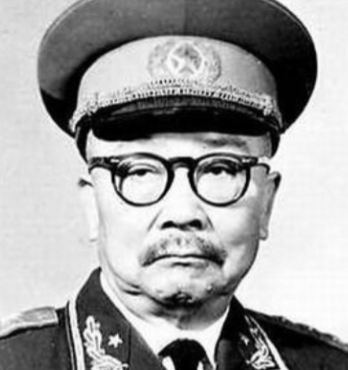 1931年4月28日黎明，李克农来到钱壮飞妻子张振华住房的窗户下，急中生智，开始