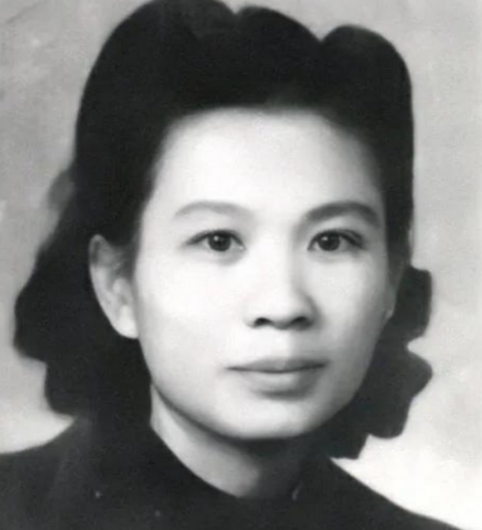 1975年，重庆一农民去报警，称自己在山里发现了一个戴着手铐的女尸，警方赶到后，