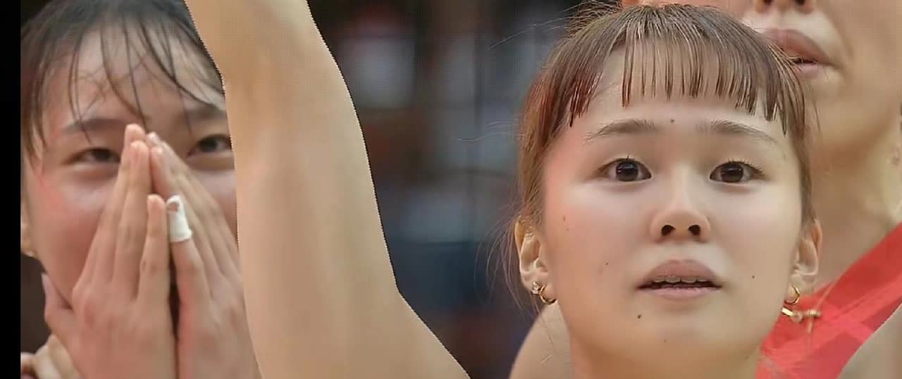 随着3：2击败欧洲劲旅荷兰女排，日本女排昂首挺进世锦赛半决赛。全场比赛，面对荷兰
