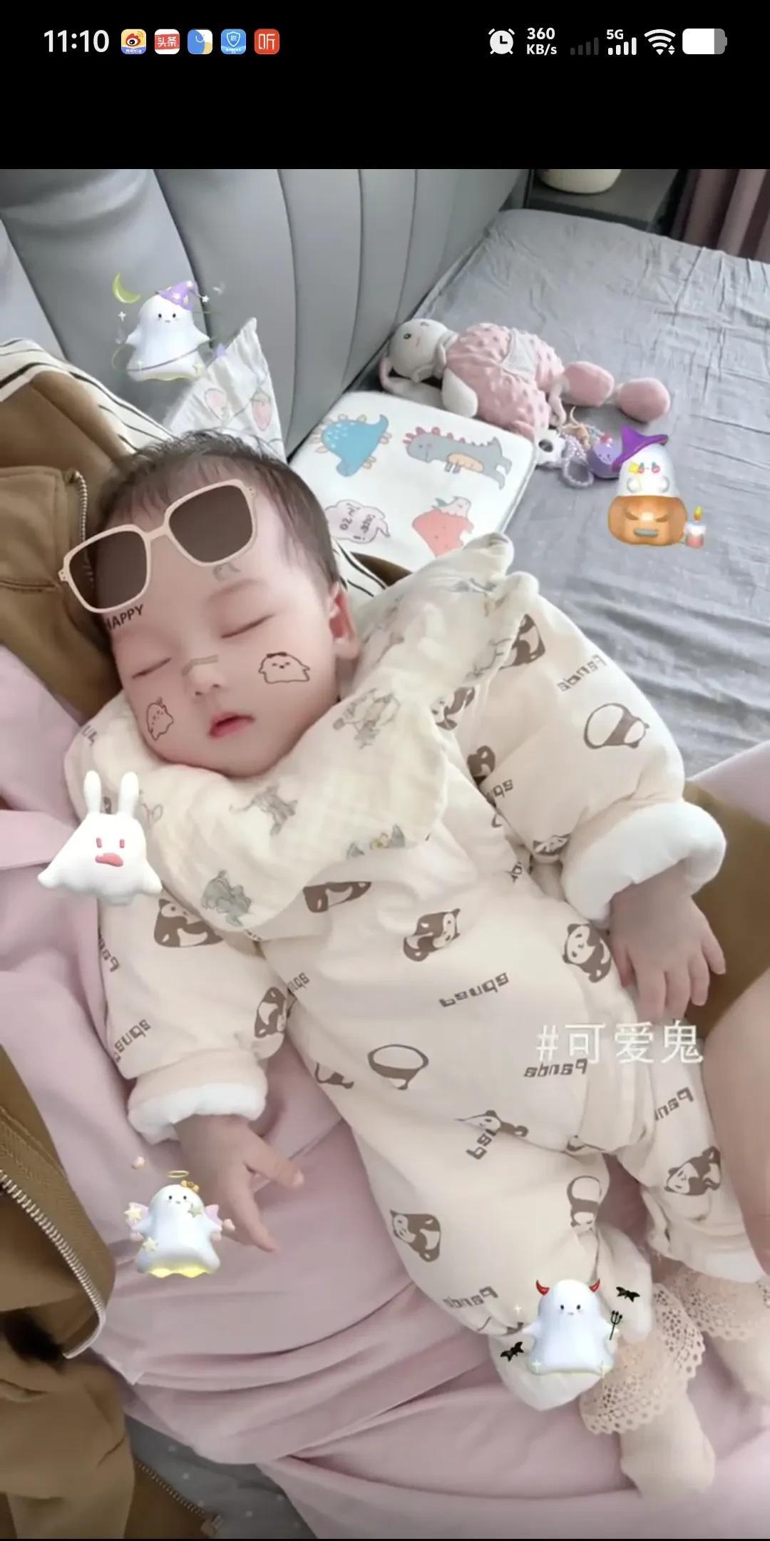 我都有点不好意思说，怎么还会有这么任性的妈妈呢？
刚刚，我和大姐视频，大姐正在喂