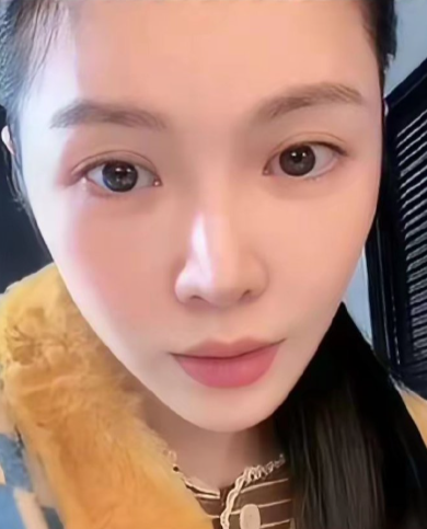 杜淳妻子王灿，
给所有女孩子上了扎心的一课，
​你可以爱美，你也可以随心所欲，但