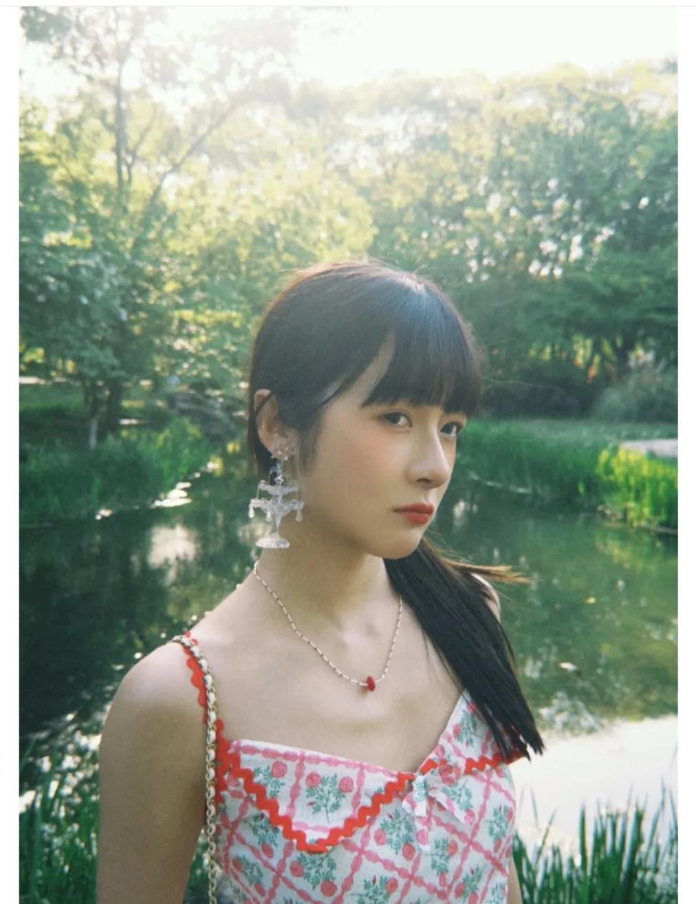 徐娇，长江七号女主角。耳坠真是太漂亮了。