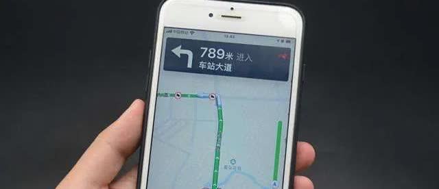 为什么车主，宁掏手机也不用大屏导航？其实原因很简单:

车机有几个问题，地图