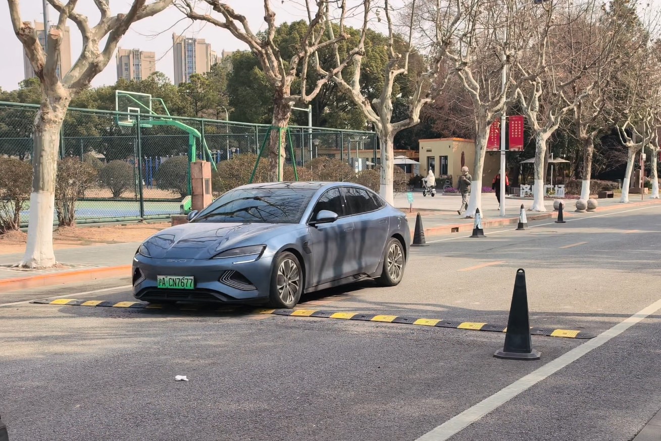 大学校园多见比亚迪车型，已成高知人群的用车首选