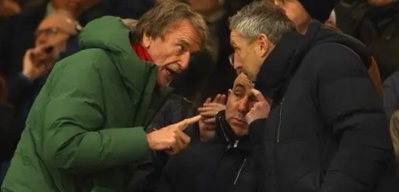 曼联该不该换教练？答案：该换，不是现在换。
一：这时候换除了索斯盖特没有太合适，