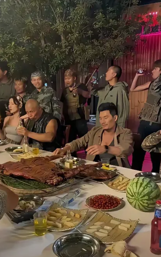 我有一个问题搞不懂，嘎子拍的电影也没有什么收视率，但是他动不动就可以投资个一两亿
