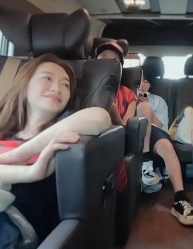 在节目中，向太自爆郭碧婷不愿生三胎的实情，坦言是因为郭碧婷减肥太难，瘦回去后就不