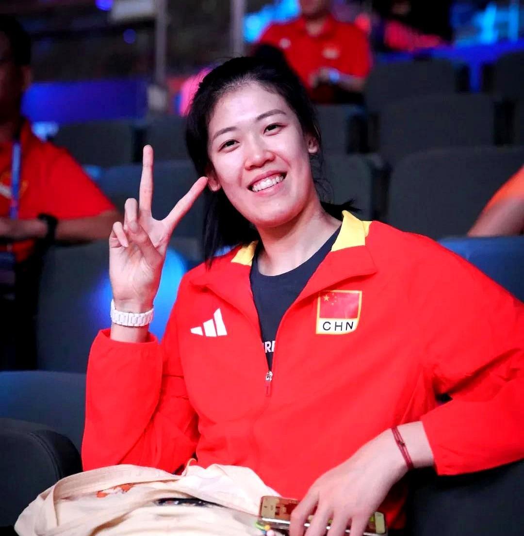 天津女排李盈莹又被费内巴切相中，外媒传言对方想引进三名中国球员。
袁心玥八九不离
