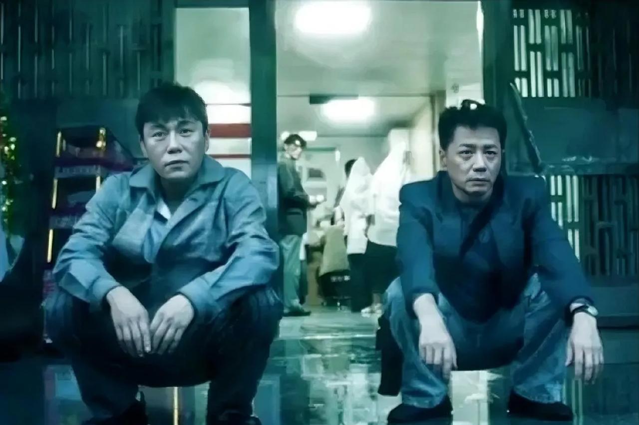 《扫毒风暴》追到现在，哪哪都好，最大的问题就是反派塑造的太有魅力了！舍不得卢少骅