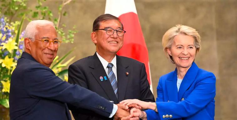 欧盟首脑访日本希望联合开采稀土
路透社东京消息：欧盟委员会主席乌苏拉-冯德莱恩周