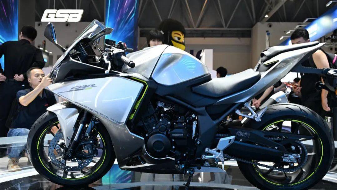 402批工信部｜四缸CBR 500R Four如期而至，高清大图带你了解