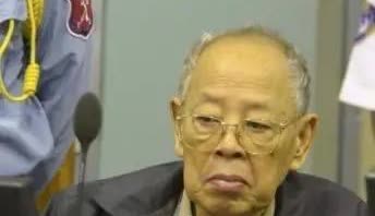 洪森的背刺。

众所周知，洪森原是红色高棉的军官，于1977年正式脱离红色高