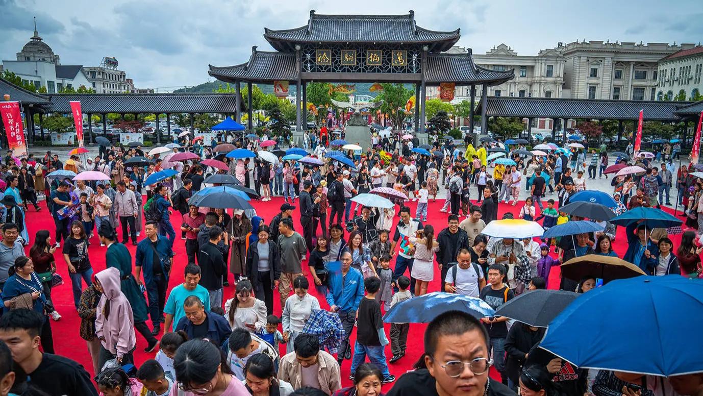 经济下行，为什么旅游的人却越来越多？