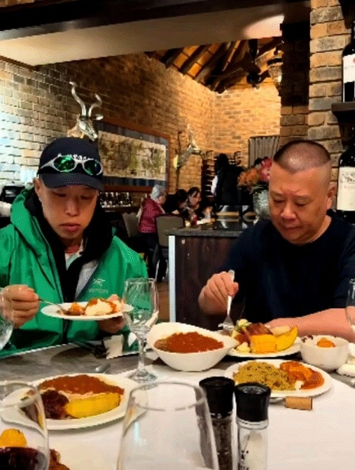 6月份德云社开启今年的世界巡演，第一站是南非约翰内斯堡。

到了非洲后，期间一行