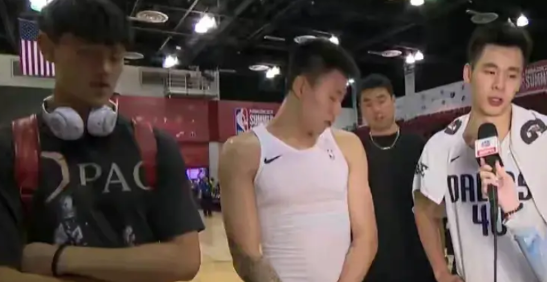 曾凡博与NBA篮网签约，最可惜的就数张镇麟和郭昊文了！
想当年，曾凡博、张镇麟和