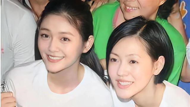 S妈深夜连发三条“我女儿回来了”，原因让粉丝心疼，同时也质疑