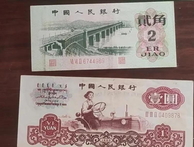 父亲的亲戚和母亲的亲戚谁亲？
这个问题我提出来会有很多人喷我？
也会有很的多人持