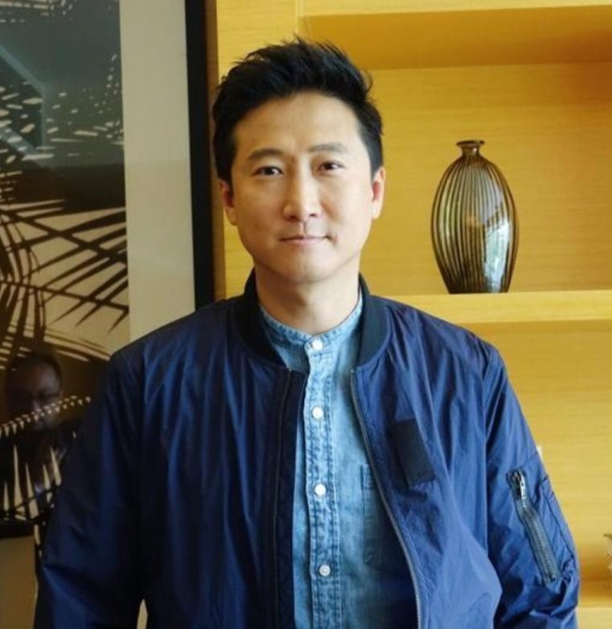 知名港星举家搬离香港移居深圳，宣布这辈子都不再搬家