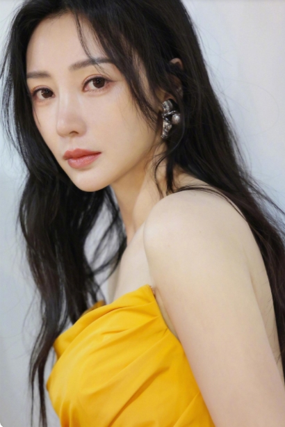 柳岩，好美丽的公主。我已被深深迷住。