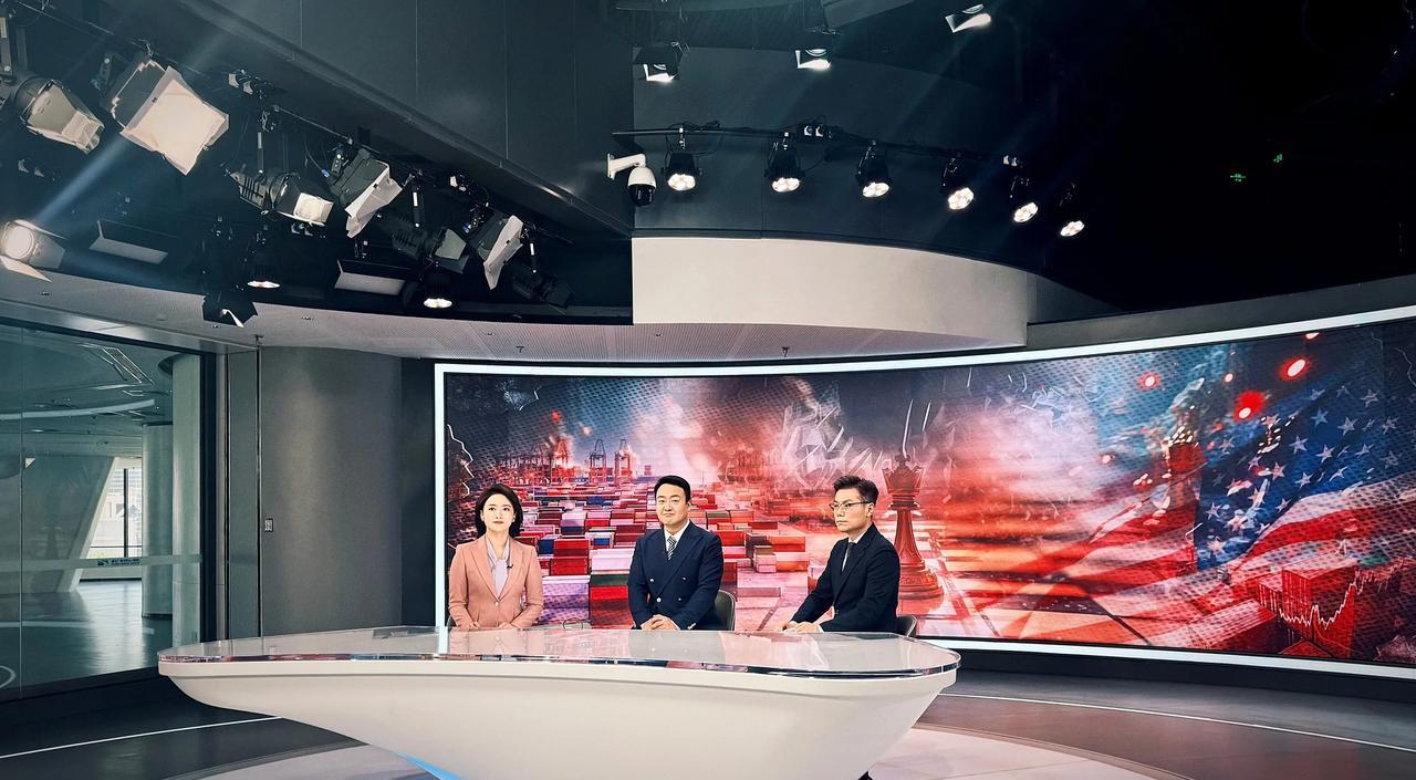 与华中科技大学国家治理研究院王鹏教授一同做客长江解局演播室，今天讨论的话题是，面