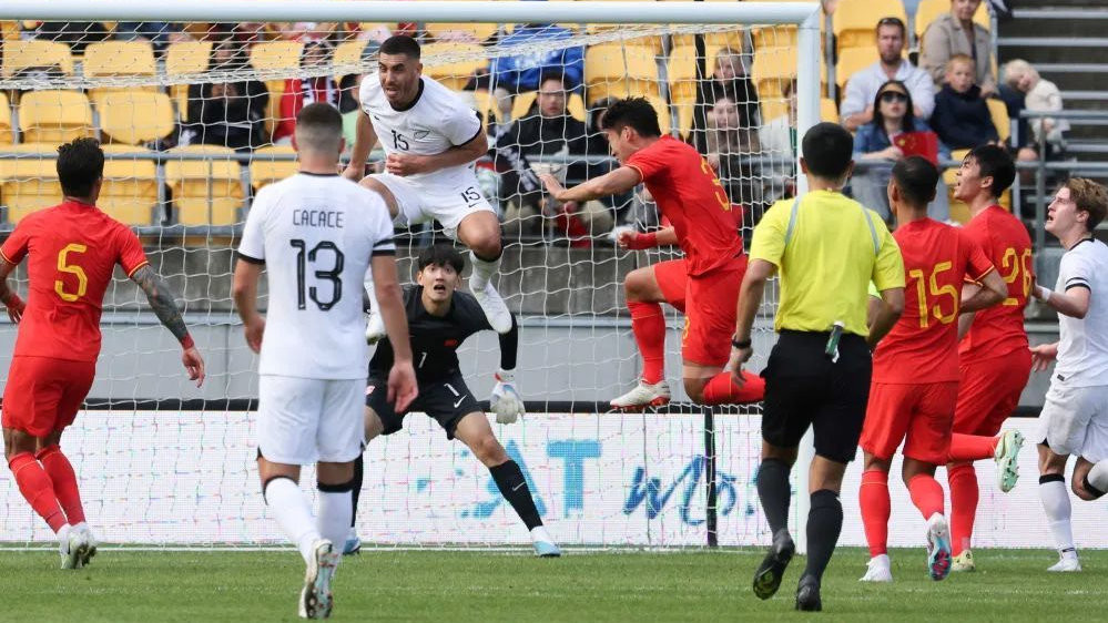 中国出线关键战！90后裁判法拉希将执法