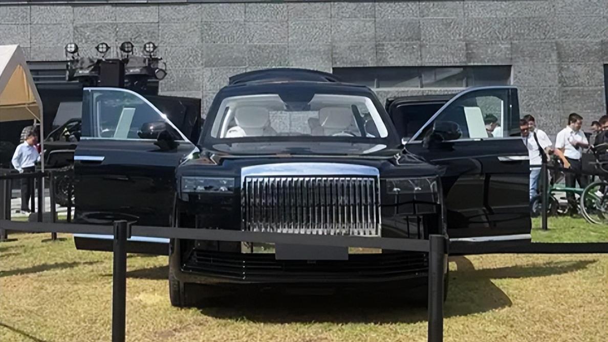 追觅旗舰SUV亮相！24度后轮转向+100度电池，采用无B柱对开门设计