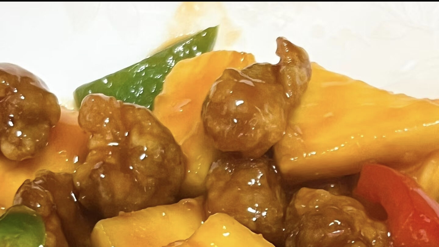 菠萝咕咾肉：酸甜可口的家常美味